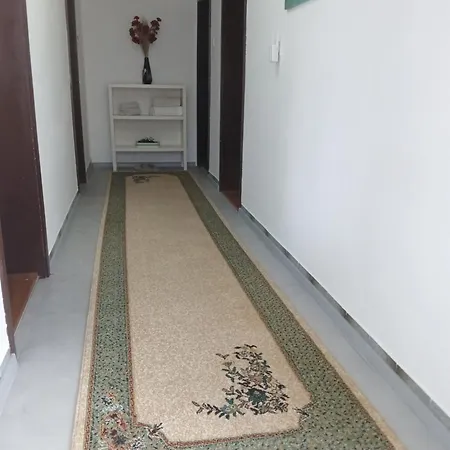 Red Rose モスタル